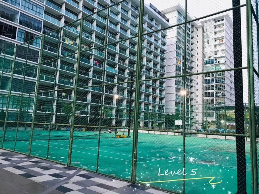 Palazio Mount Austin 2Br Studio Pool View With Tv Box-3 Plus 1 Pax C2-07 Johor Bahru Ngoại thất bức ảnh